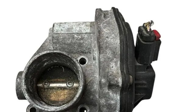 Ford Focus Throttle valve 2S6U9E927D