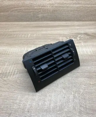 BMW 5 E39 Rear air vent grill 8376150