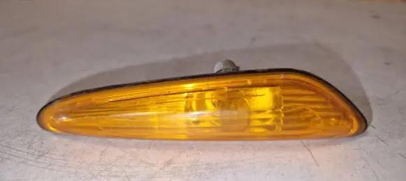 BMW 3 E46 Front fender indicator light 69113685