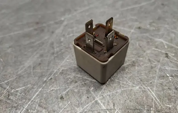 Opel Vectra C Other relay 24438885