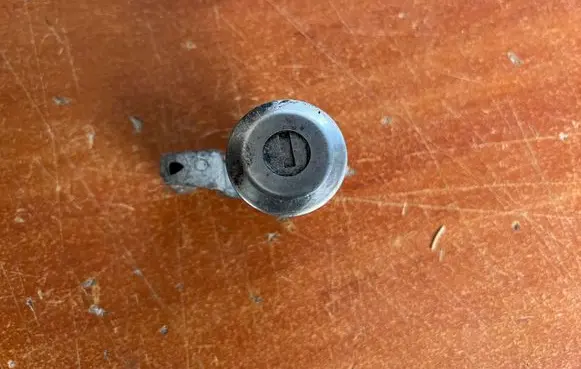 Renault Clio II Coupe door lock (next to the handle) 