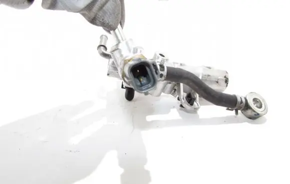 Mazda 6 Fuel injector supply line/pipe 