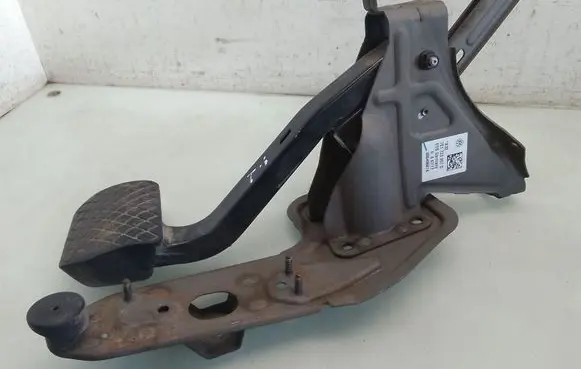 Volkswagen Transporter - Caravelle T6 Brake pedal 7E1723057D