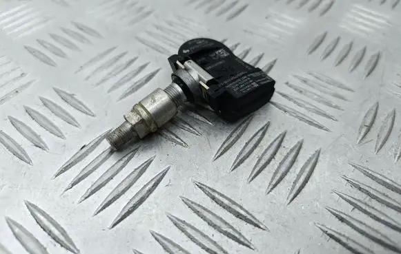 Nissan X-Trail T32 Tire pressure sensor 8C7EA525 407003VU0A