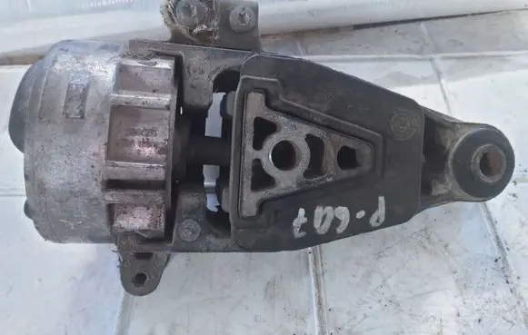 Peugeot 607 Engine mount bracket 326C64 326C65