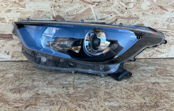 Toyota Yaris XP210 Headlight/headlamp 30000463