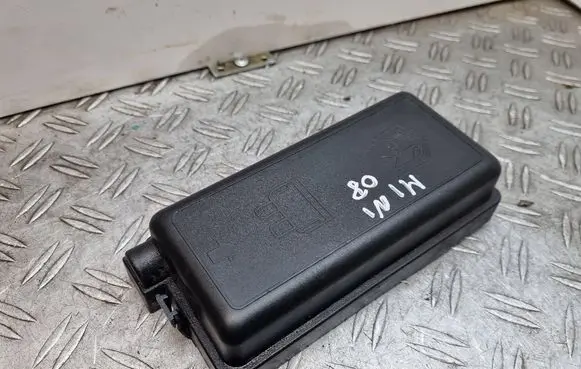 Mini One - Cooper Coupe R56 Fuse box cover 9213374