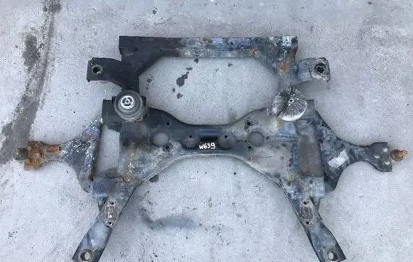 Mercedes-Benz Vito Viano W639 Front axle beam 