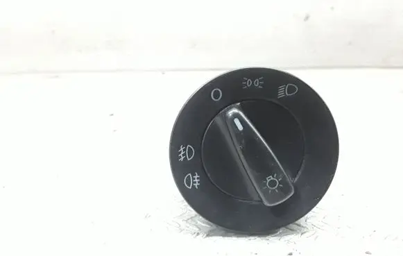 Volkswagen Golf IV Light switch 1C0941531A