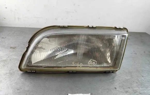Volvo S40, V40 Headlight/headlamp 145561