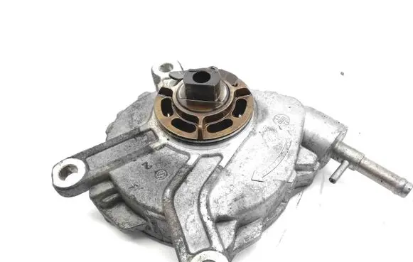 Toyota Avensis T270 Vacuum pump