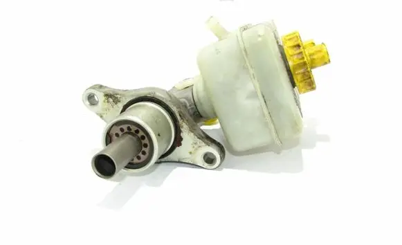 Skoda Octavia Mk1 (1U) Clutch master cylinder 1J1611301B