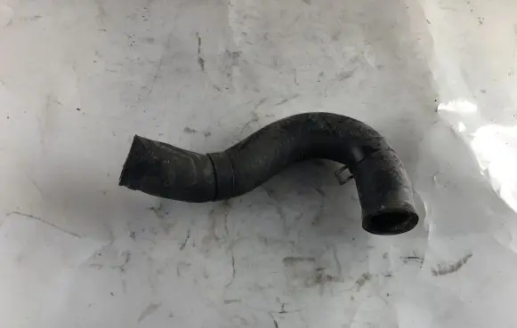 KIA Sorento Engine coolant pipe/hose