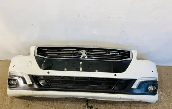 Peugeot 508 Front bumper 