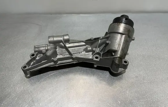 Chevrolet Trax Oil filter mounting bracket 55571687