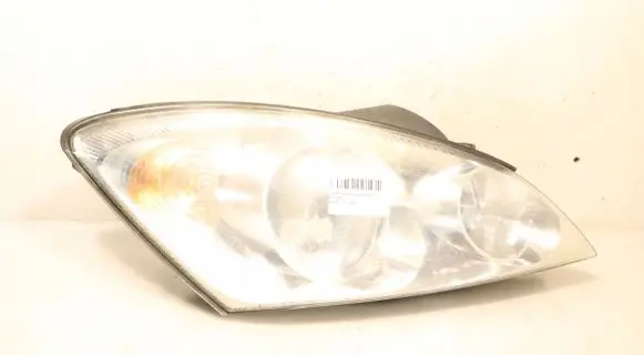 KIA Ceed Headlight/headlamp 92102-1H000