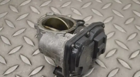 Mini Cooper Countryman R60 Throttle valve 7810752