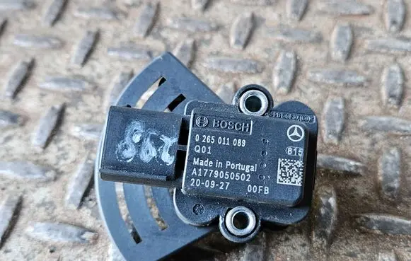 Mercedes-Benz A W177 Brake pedal sensor switch A1779050502 0285011089