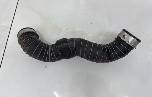 Intercooler hose/pipe