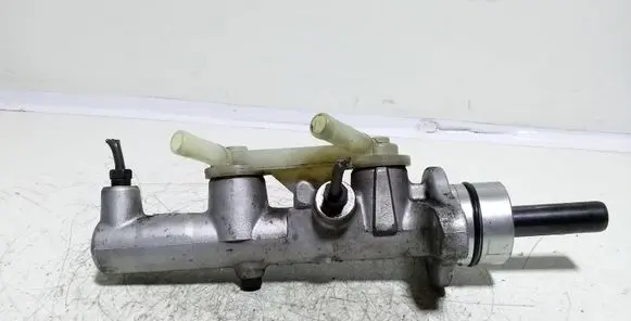 Toyota Previa (XR30, XR40) II Master brake cylinder 