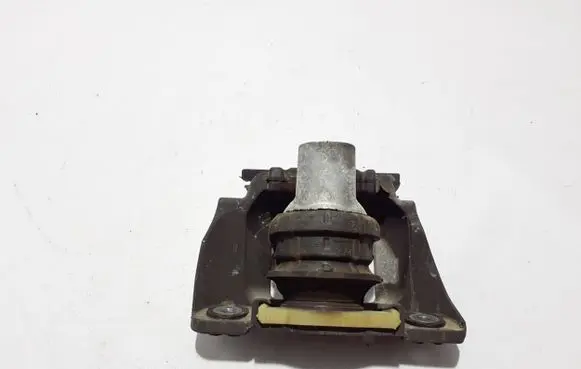 Volvo V60 Engine mount bracket 32137496