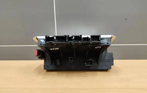 Mercedes-Benz S W220 Fuse module A0285459832 05045113