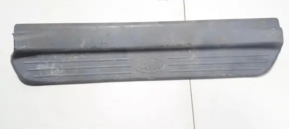 KIA Carens I Front sill trim cover 0k2fa68720