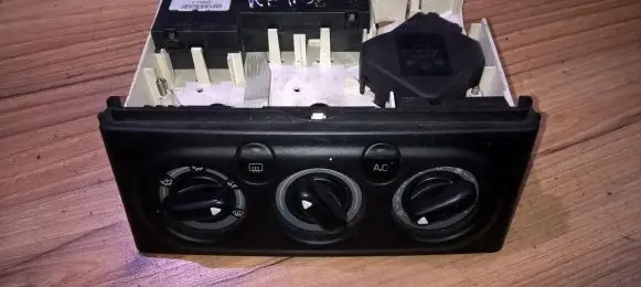 Renault Laguna I Climate control unit 9140010264 94.00250