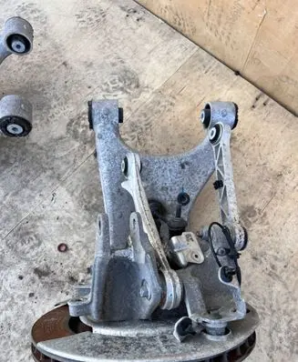 Tesla Model S Rear wheel hub spindle/knuckle 