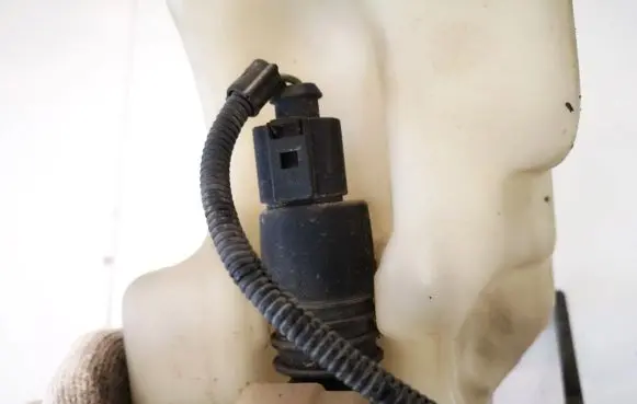 Audi A3 S3 8L Windscreen/windshield washer pump