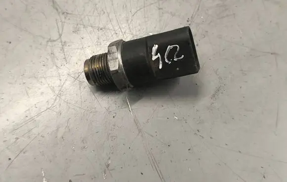Mercedes-Benz Sprinter W906 Fuel pressure sensor A0051535828