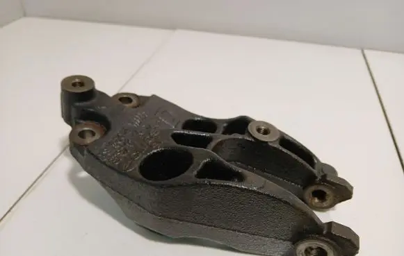 Mini One - Cooper R57 Engine mounting bracket 67871110