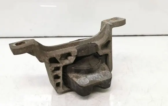 Ford Focus Engine mount bracket 132681813T1 3M516F012BH 328821