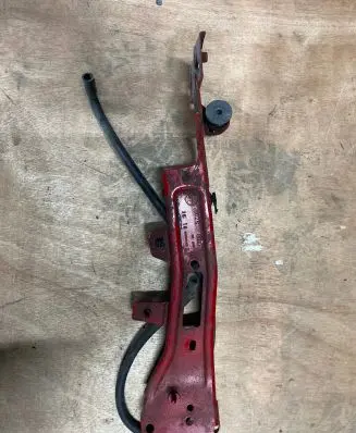 Audi A5 8T 8F Fender mounting bracket 8w8821132