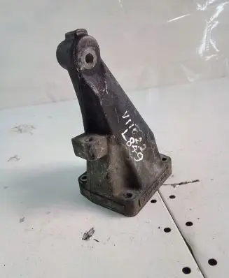 Mercedes-Benz Vito Viano W639 Engine mounting bracket A6462230204