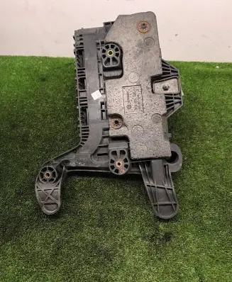 Volkswagen PASSAT B7 Battery tray 1K0915325A 1K0915333