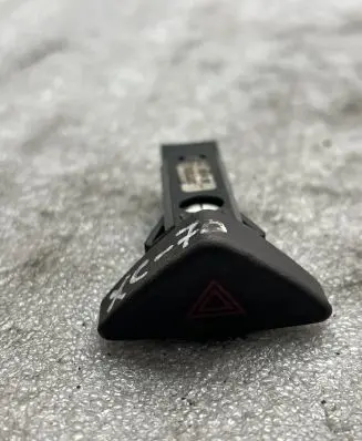 Volvo V70 Hazard light switch 30739320