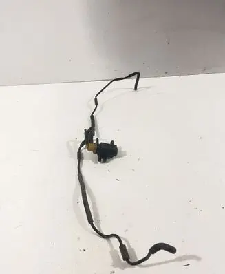 Mercedes-Benz C W205 Turbo solenoid valve a0091533128