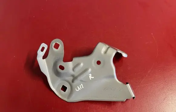BMW X1 U11 Fender mounting bracket 9883408 9634688 41009634688