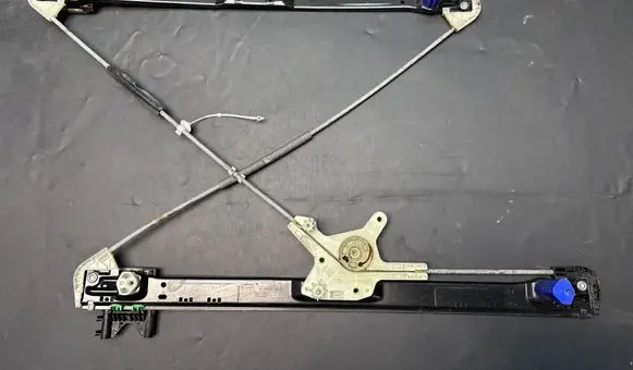 Land Rover Discovery 5 Front window lifting mechanism without motor HY3223200AA