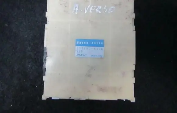 Toyota Avensis Verso Other control units/modules 8865044180 88650-44180