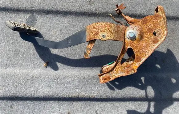 Toyota Yaris Brake pedal 8951033030