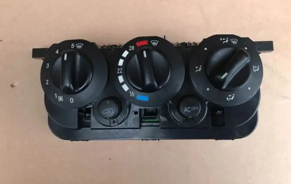 Mercedes-Benz A W168 Climate control unit 1688302185