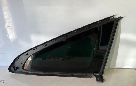 BMW 6 G32 Gran Turismo Rear side window 8495578