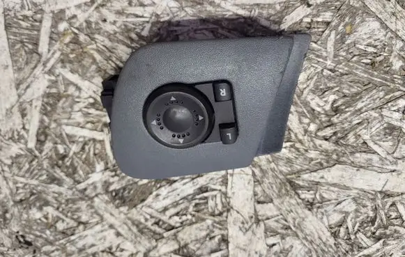 Skoda Octavia Mk1 (1U) Wing mirror switch 1U1959565C