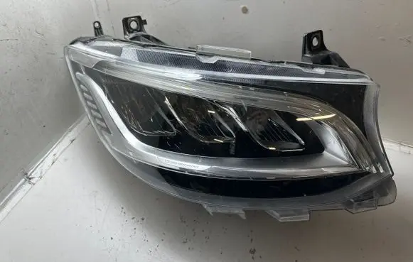 Mercedes-Benz Sprinter W907 W910 Headlight/headlamp A9109065800