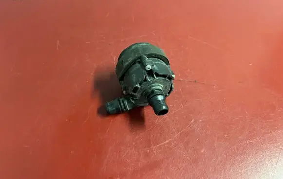 BMW X1 F48 F49 Electric auxiliary coolant/water pump 8605322