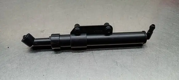 Volvo XC60 Headlight washer spray nozzle 