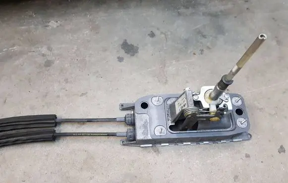 Volkswagen Eos Gear shifter/selector 1K0711049AT 1K0711266