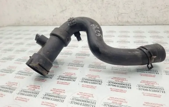 Audi A6 S6 C5 4B Engine coolant pipe/hose 4B0121049D